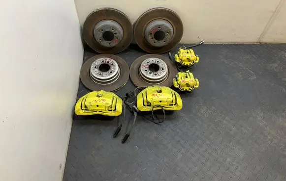BMW 3 E92 E93 Brake discs and calipers set 5730348