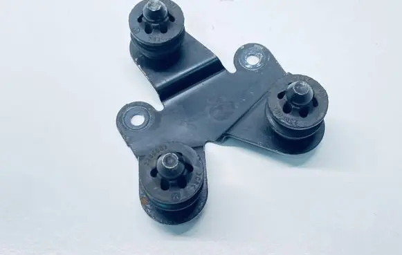 Skoda Octavia Mk2 (1Z) ABS pump bracket 1K0614235A