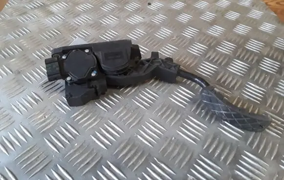 Seat Leon (1M) Accelerator throttle pedal 0280752211 1J2721503C