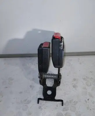 Renault Megane II Middle seatbelt buckle (rear) 06021666 B107