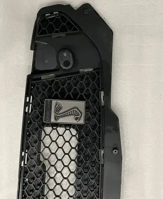 Ford Mustang VI Front bumper upper radiator grill KR3V8200CAW FR3Z8200BB