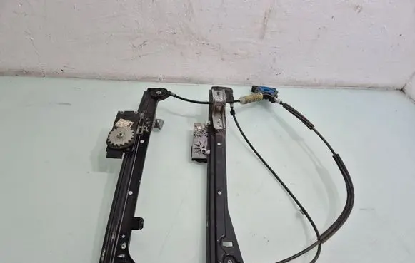 Mini One - Cooper Coupe R56 Front window lifting mechanism without motor 8820012