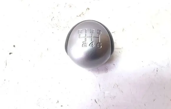 Toyota Avensis T270 Gear lever shifter trim leather/knob SP0000766