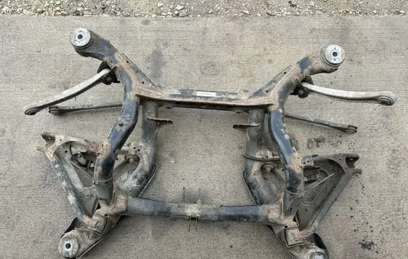 Volkswagen Touareg II Rear subframe 7P0500041