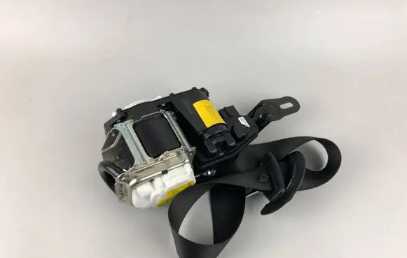 Mercedes-Benz CLS W257 Front seatbelt A2138603400