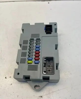 Jaguar I-Pace Fuse module CPLA14Q073AA 71739084 1804261227