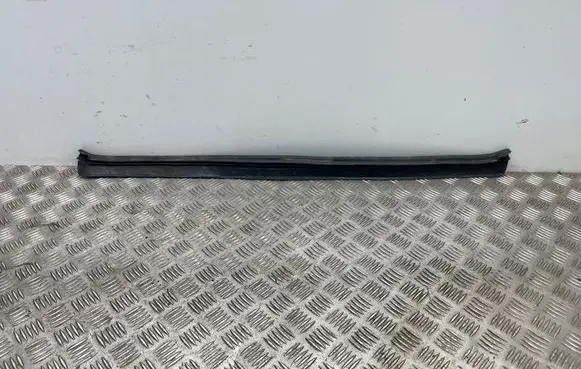BMW 5 F10 F11 Engine compartment rubber 7206521
