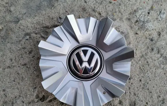 Volkswagen Touareg III Original wheel cap 760601149A