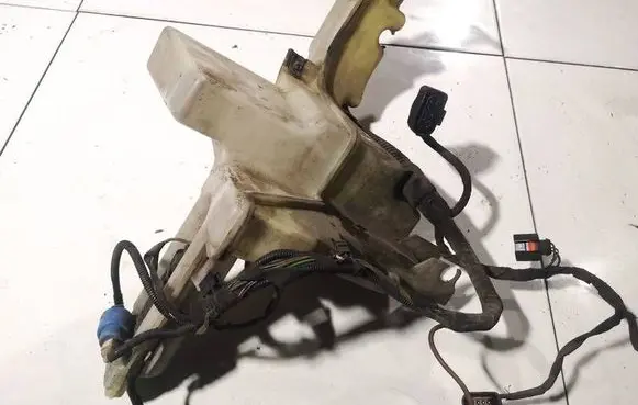 Volkswagen PASSAT B6 Windshield washer fluid reservoir/tank 3C0955453