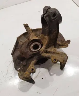 Volkswagen Polo V 6R Front wheel hub spindle knuckle