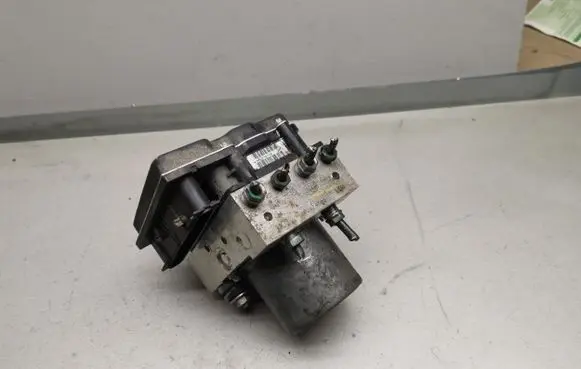 Land Rover Discovery 3 - LR3 ABS Pump 0265950472 0265235020