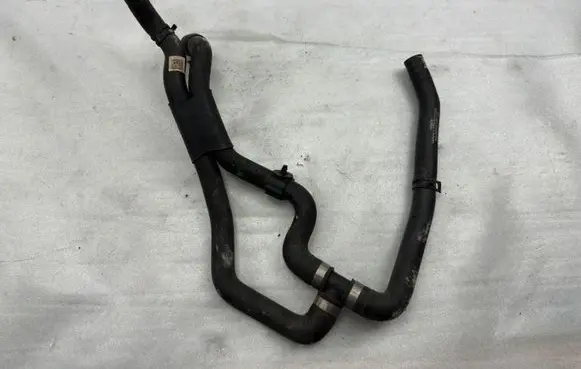 Audi A4 S4 B9 Engine coolant pipe/hose 8W1121609D 8W1121609