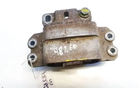 Skoda Octavia Mk2 (1Z) Engine mount bracket 1k0199555