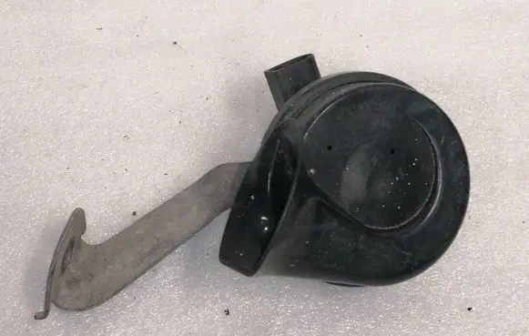 Volvo S40, V40 Horn signal A28657625