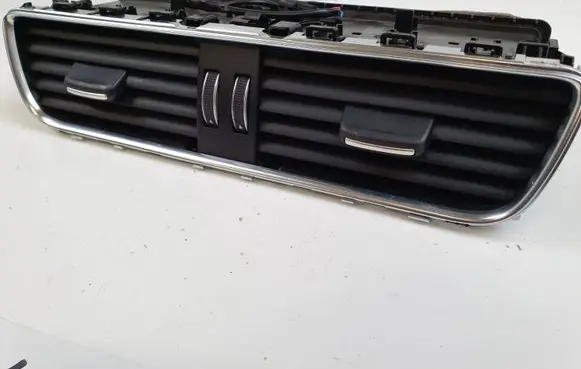 Audi A5 8T 8F Dash center air vent grill 8T2820951E