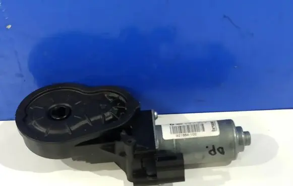 Volvo XC90 Seat adjustment motor 921864102 C63342100