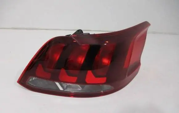 Peugeot 301 Rear/tail lights 9817299580