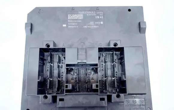 Skoda Octavia Mk3 (5E) Central body control module 5Q0937084AS