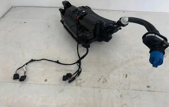 Volkswagen Golf VII AdBlue liquid reservoir 