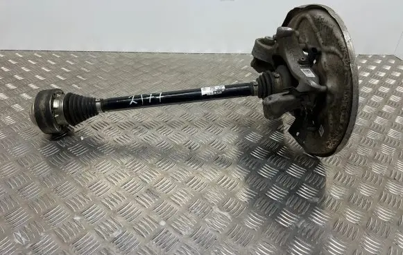 Rear wheel hub spindle/knuckle