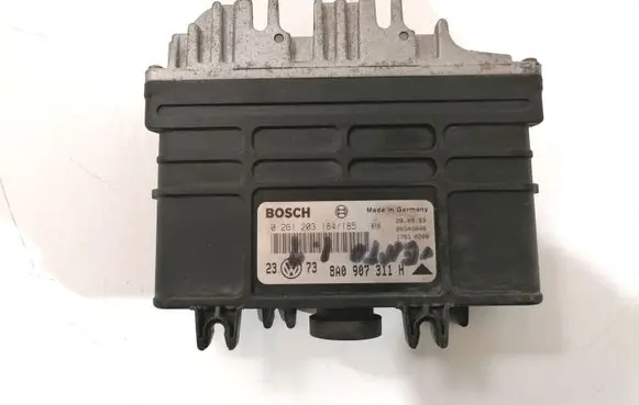Volkswagen Golf III Engine control unit/module 8A0907311H