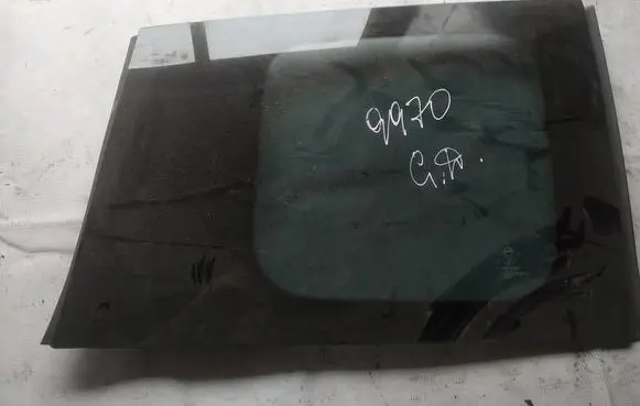 Mazda 5 Rear side window