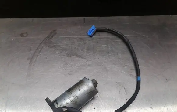 Mercedes-Benz E W210 Seat adjustment motor A2108207742