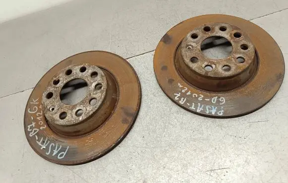 Volkswagen PASSAT B7 Rear brake disc