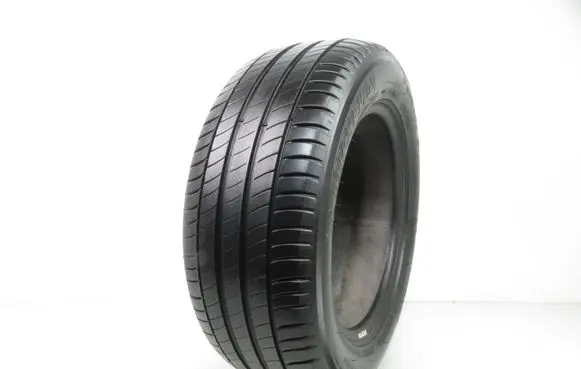 Volkswagen Golf V R16 summer tire 
