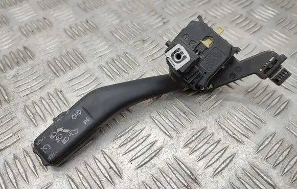 Skoda Octavia Mk2 (1Z) Indicator stalk 1K0953513G
