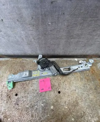 Renault Megane II Front door window regulator with motor 