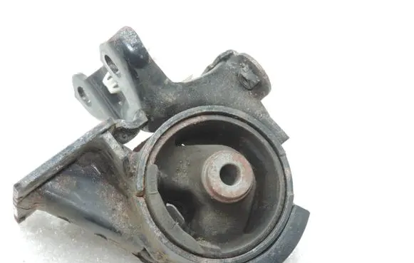 Toyota Avensis T220 Engine mount bracket 123720H010 12372-0H010