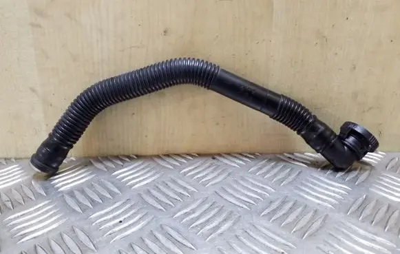 Audi TT TTS Mk2 Breather/breather pipe/hose 1K0129637D