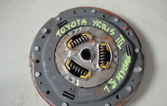 Toyota Yaris Clutch pressure plate 5L09047