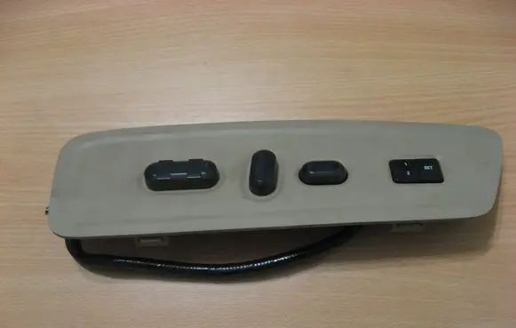 Lincoln Navigator Front door seat control surround trim 7L7414A706A