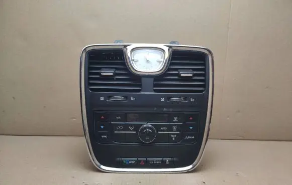 Chrysler Town u0026 Country V Air conditioning/heating control unit P55111236AF