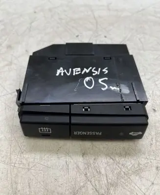 Toyota Avensis T250 Windscreen/window heater switch 8479005110D 05W22E MS221100599