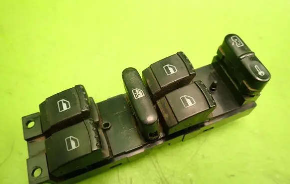 Skoda Octavia Mk1 (1U) Quarter vent window switch 
