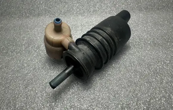 Audi A4 S4 B5 8D Windscreen/windshield washer pump