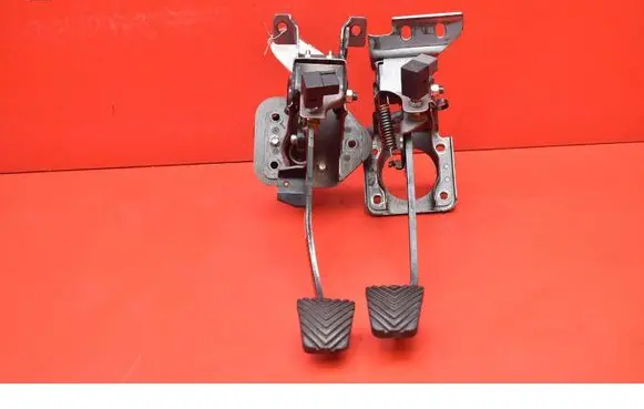 Hyundai Santa Fe Accelerator throttle pedal