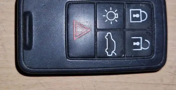 Volvo V70 Ignition key/card 