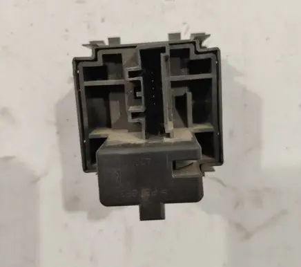Renault Megane II Headlight level height control switch 8200121805B