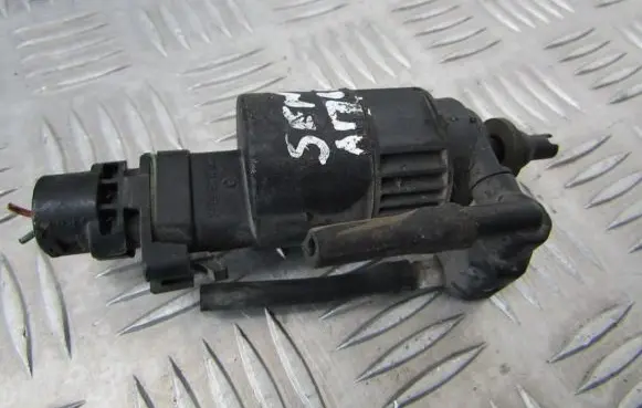 Renault Megane I Windscreen/windshield washer pump 7700821782