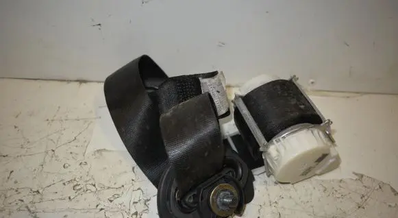 BMW X3 E83 Front seatbelt 34003071A