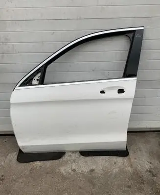 Mercedes-Benz GLC X253 C253 Front door A2537220310