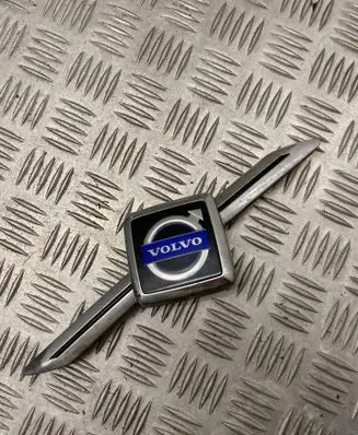 Volvo S40, V40 Manufacturer badge logo/emblem 30630353 30830352ABY 50091402