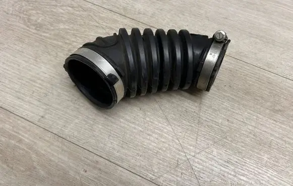 Air intake hose/pipe