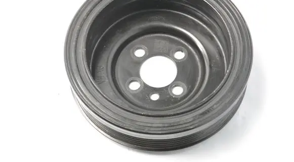 Volkswagen Golf VII Crankshaft pulley 04L105243