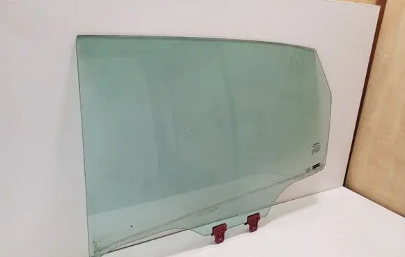 Nissan Qashqai J12 Rear door window glass