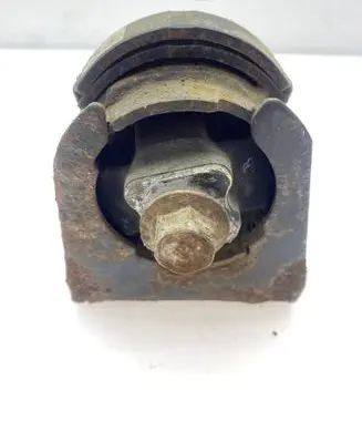 Toyota Corolla Verso AR10 Engine mount bracket